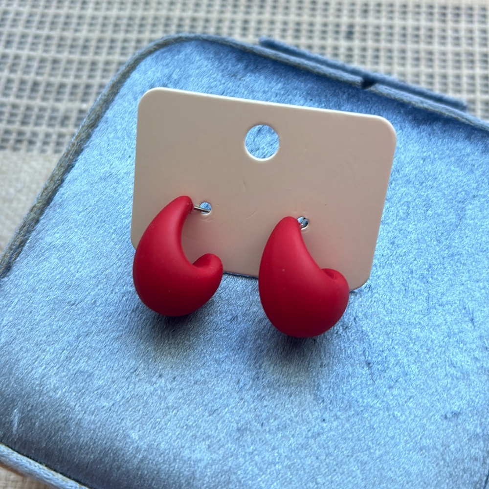 NWT hot red drop earrings